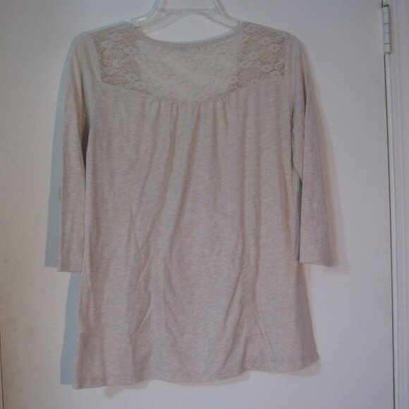 * 2/$15 Maurices Beige Oatmeal Top Large Lace Half Sleeve Open Trim Very Good - Picture 4 of 5